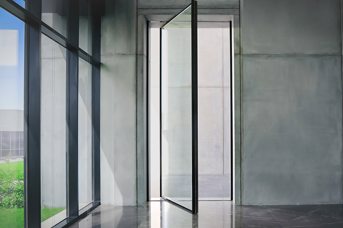 Glas-Pivot-Tür Glastür mit Pivot-Beschlag und schwarzem Rahmen